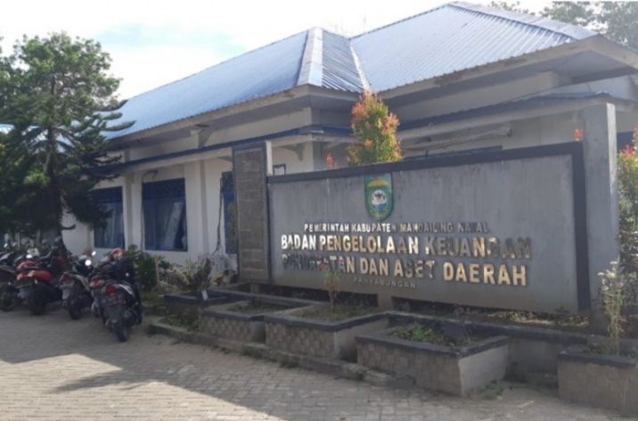 BPKAD Madina Lelang Kendaraan Dinas