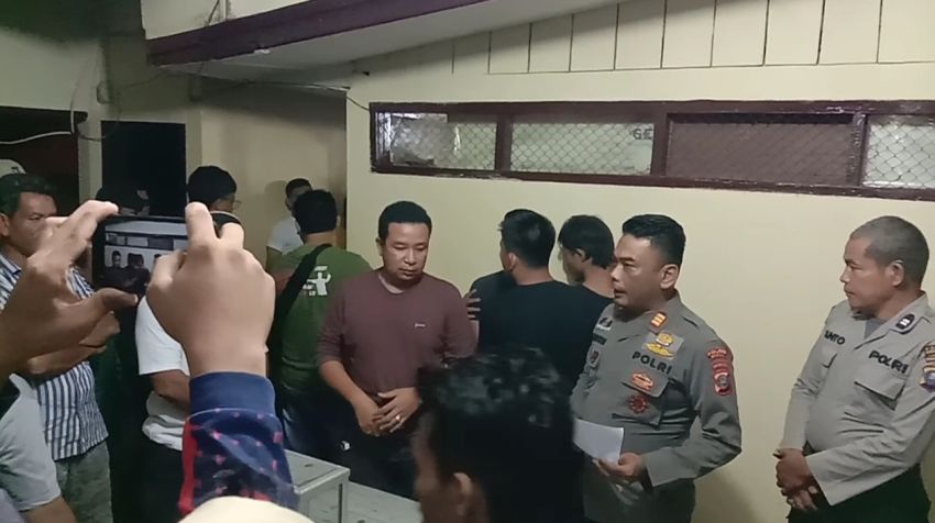 Gasak Kotak Amal Masjid di Madina Demi Beli Chip Domino, Dua Pria Diringkus Polisi