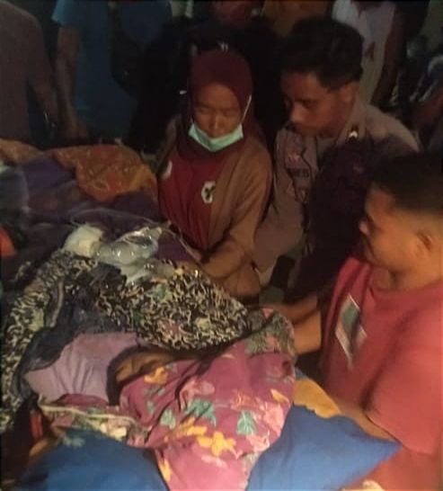 Ibu Hamil di Labuan Bajo Berhasil Dibantu Sat Polairud Polres Mabar Saat Hendak Melahirkan