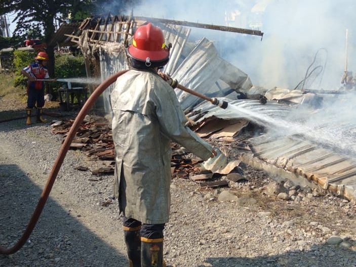 Warung Makan di Jalur Pantura Pemalang Ludes Terbakar