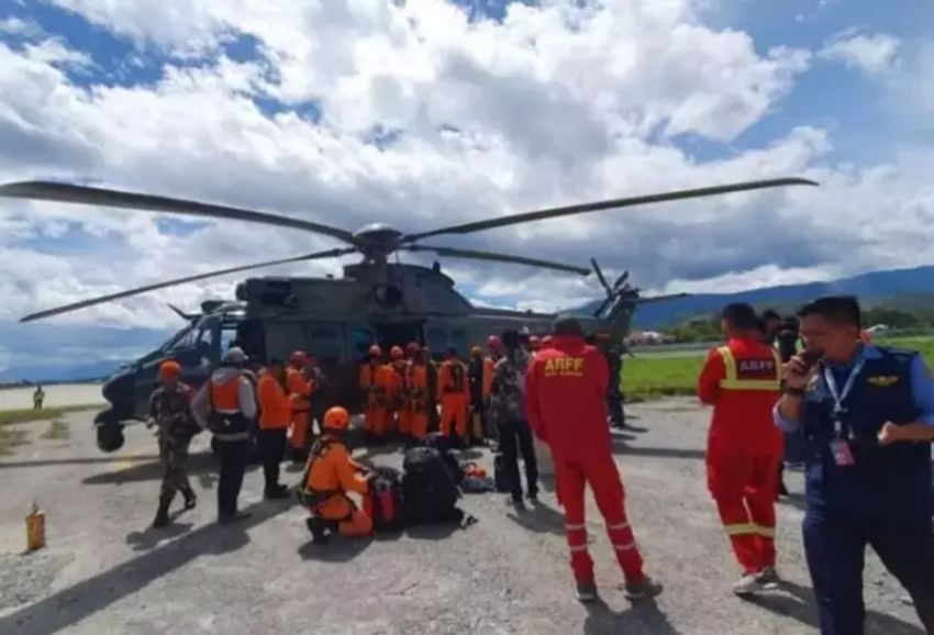 Evakuasi Korban Pesawat SAM Air, Polda Papua Terjunkan 25 Personel Brimob