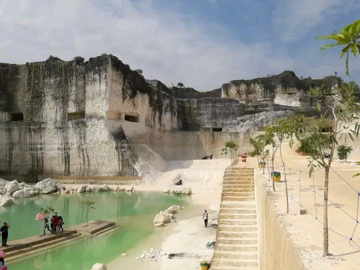 Bukit Kapur Arosbaya Suguhkan View Cantik dan Eksotik