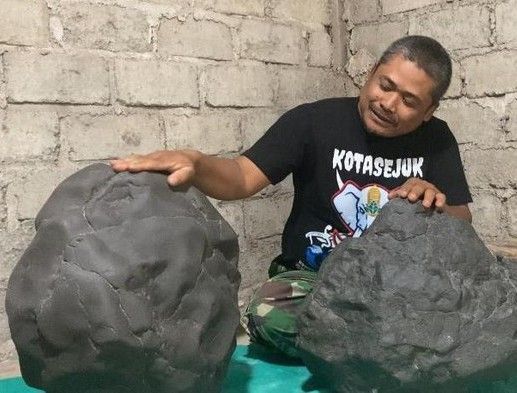 Pria Ini Mengaku Temukan Batu Meteor, Begini Ceritanya