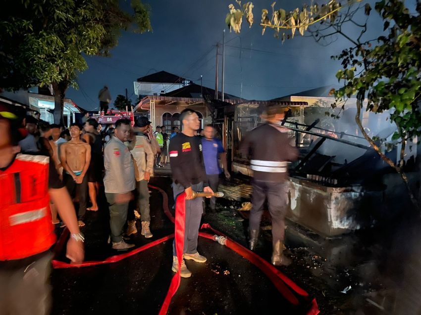 Diduga Korsleting Listrik, Satu Unit Rumah Terbakar di Binjai