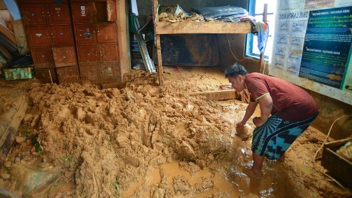 Lima Orang Tewas dalam Bencana Banjir dan Longsor di Sumbar