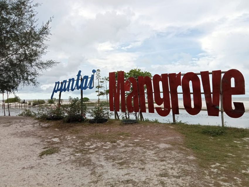 Pantai Mangrove Sergai, Wisata Edukasi Dengan Hamparan Pasir Putih dan Asri