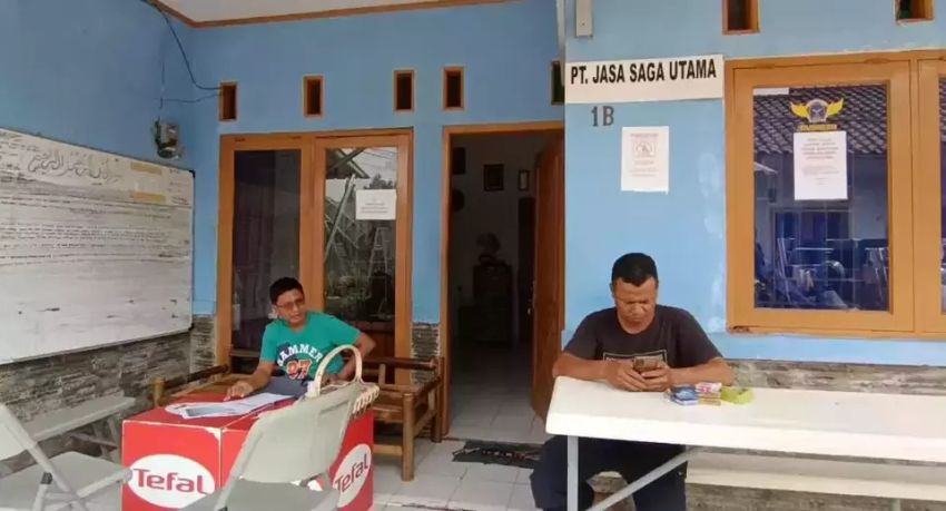 Kantor Jasa Penagih Utang Diserang Warga di Bogor