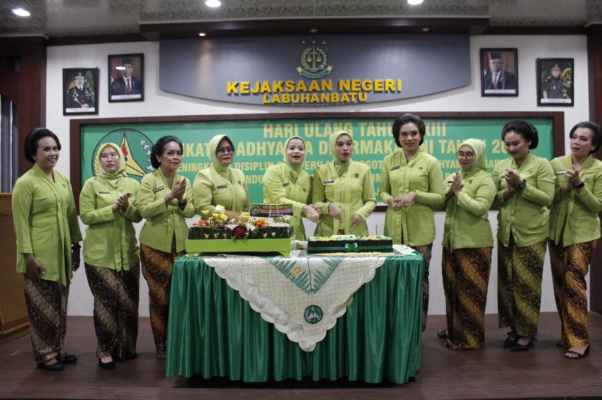 Resepsi Peringatan IAD ke XXIII di Kejari Labuhanbatu Ditandai Pemotongan Tumpeng