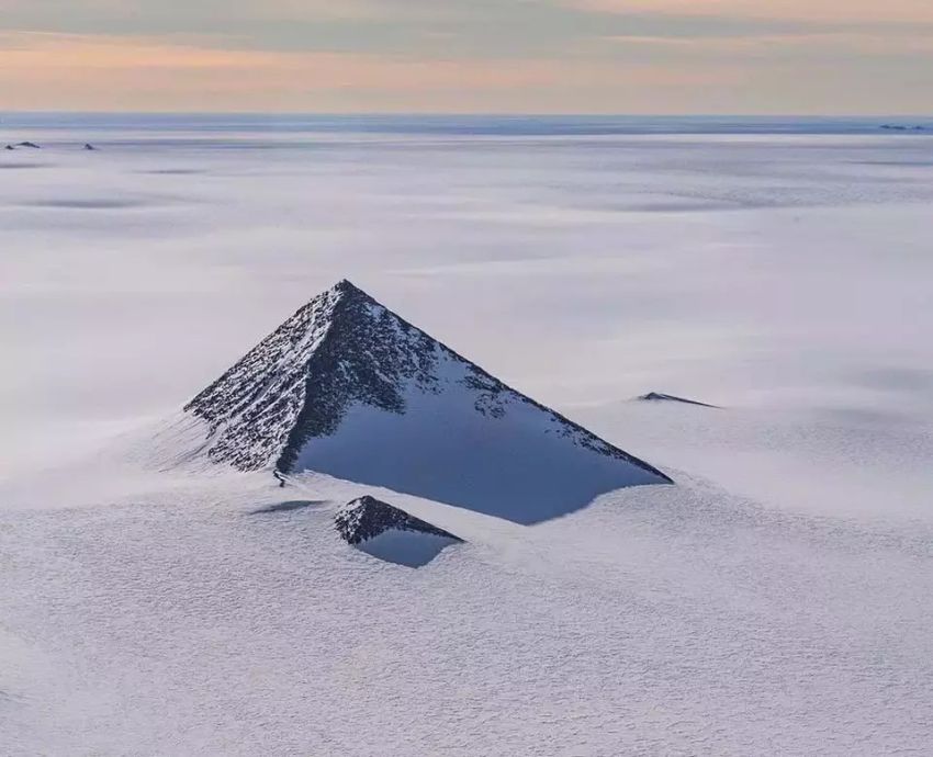 Heboh..! Piramida Ditemukan di Benua Antartika