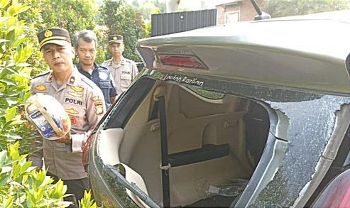 Mobil Baim Wong Dibobol Pencuri, Kaca Belakang Dipecah, Pelaku Hanya Ambil Kotak P3K