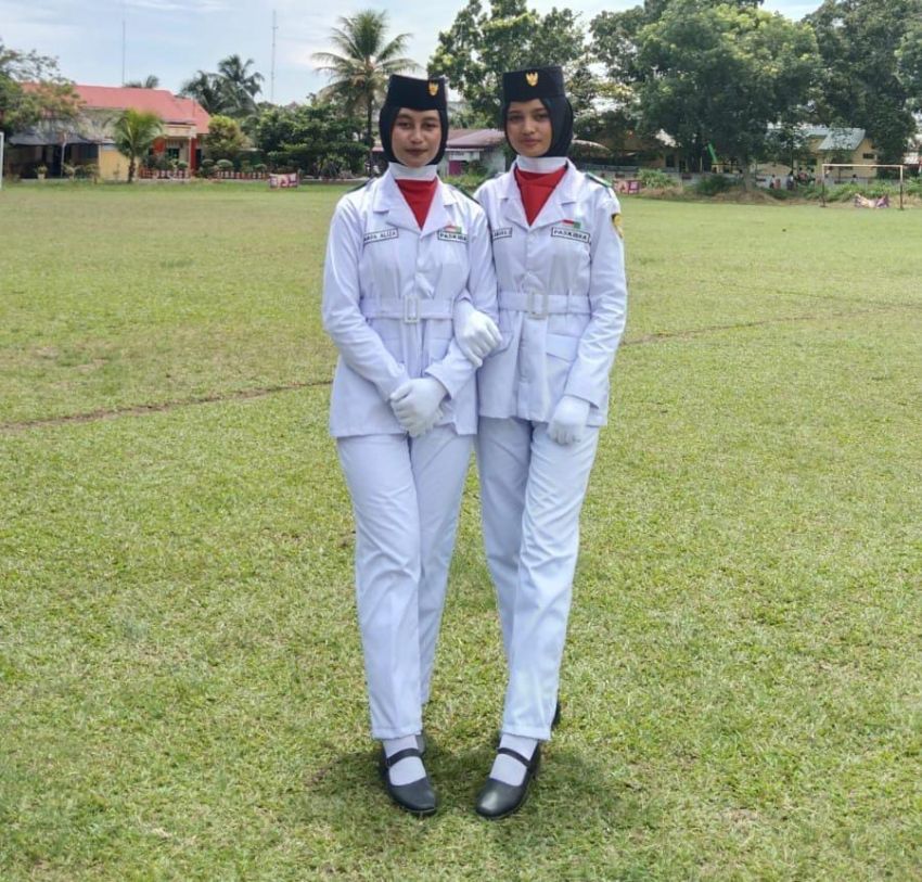 Dua Siswi SMA IT Ummi A'yuni Dikukuhkan Jadi Paskibra