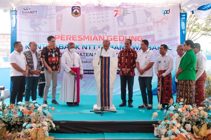 Gubernur Resmikan Gedung Kantor Bank NTT Cabang Waibakul