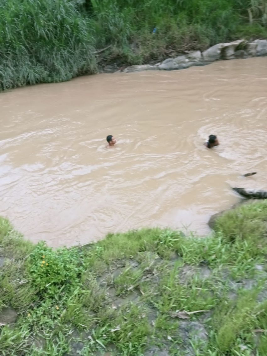 Mandi di Sungai Tungkusan, Pelajar SMA Hilang Tenggelam