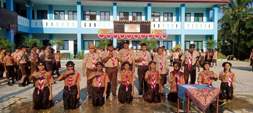 16 Peserta Didik SMPK Frateran St. Gabriel Nunukan Dilantik Menjadi Penggalang Ramu Pramuka