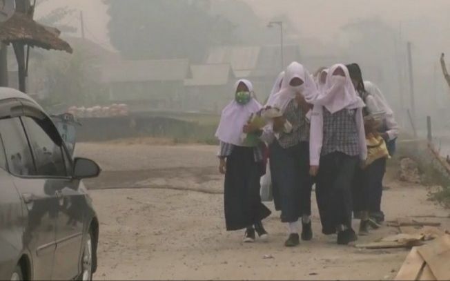 SMA Sederajat di Riau Mulai Belajar Daring Hari Ini Gegara Kabut Asap