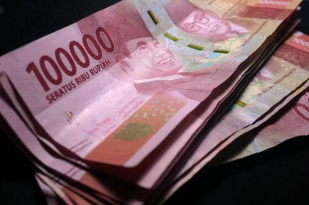 Kemarin Loyo, Nilai Tukar Rupiah Terhadap Dolar AS Diprediksi kembali Melemah Hari Ini