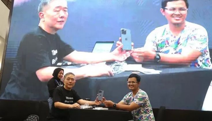 Viral Netizen Permalukan Pembeli Pertama iPhone 15 di Indonesia, Utangnya Banyak!