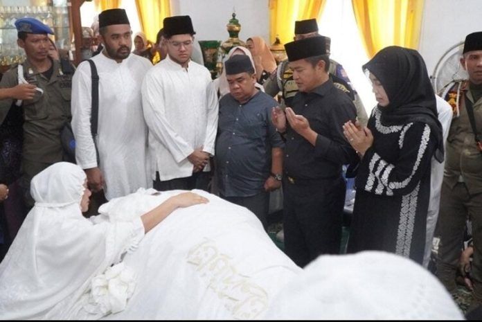 Pj Gubernur Sumut Hassanudin Lepas Jenazah Syamsul Arifin