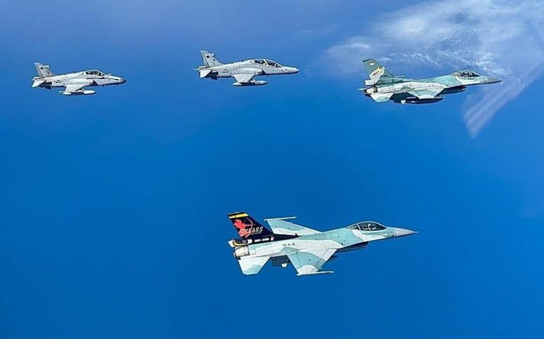 Pesawat Tempur F-16 TNI AU Bertemu Tentara Udara Malaysia di Selat Malaka, Ada Apa?