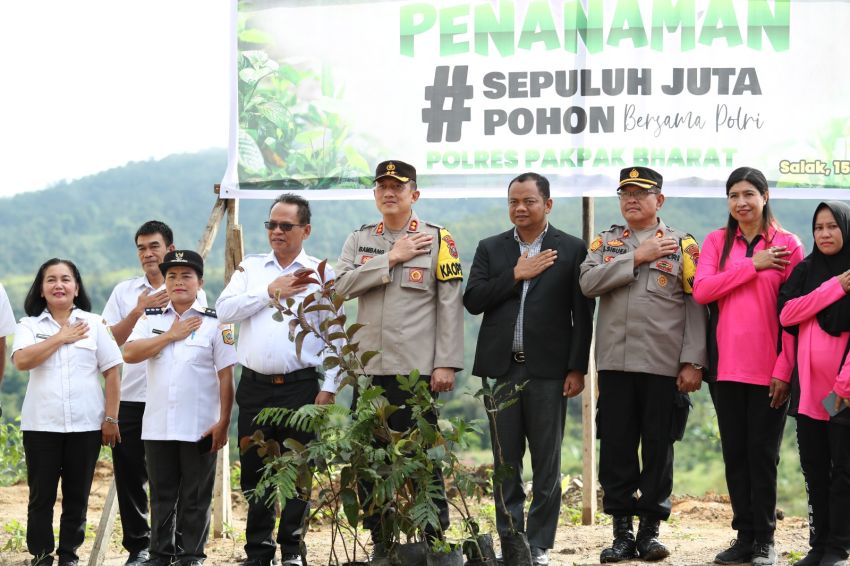 Polres Pakpak Bharat Gelar Penanaman Sepuluh Juta Pohon