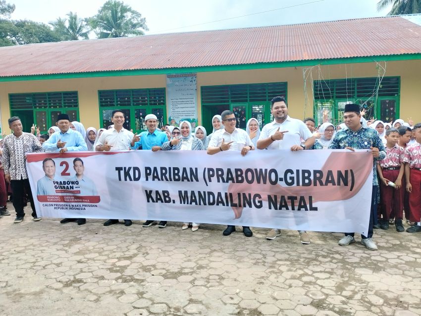 TKD Prabowo - Gibran Madina Dukung Gerakan Perbaikan Gizi dan Bagikan Susu ke Pelajar