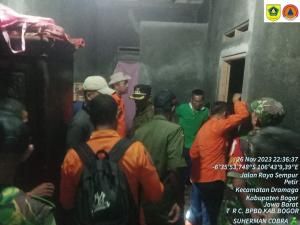 Tebing Setinggi 8 Meter Longsor, Dua Warga Dramaga Bogor Tewas Tertimbun