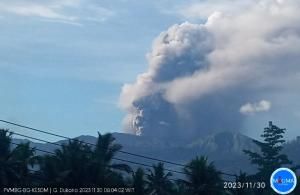 Gunung Dukono Erupsi Semburkan Abu hingga Setinggi 1.200 Meter