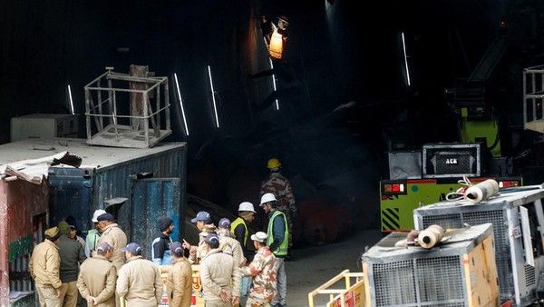 17 Hari Terjebak di Terowongan Ambruk, 41 Pekerja di India Berhasil Dievakuasi