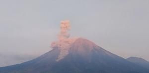 Gunung Semeru Kembali Erupsi Pagi Ini, Tinggi Letusan 4676 Meter di Atas Permukaan Laut