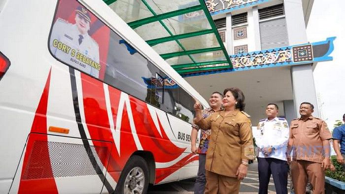 Kementerian Perhubungan Sumbang Bus Sekolah