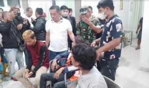 Ratusan Warga Karawang Keracunan Gas Coustic Soda Gegara Cerobong Pabrik Kertas Bocor