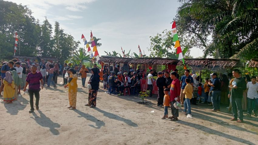 Pasar Sarapan Jajanan Banjar dan Nusantara Desa Lubuk Cemara Ramai Dikunjungi Masyarakat 