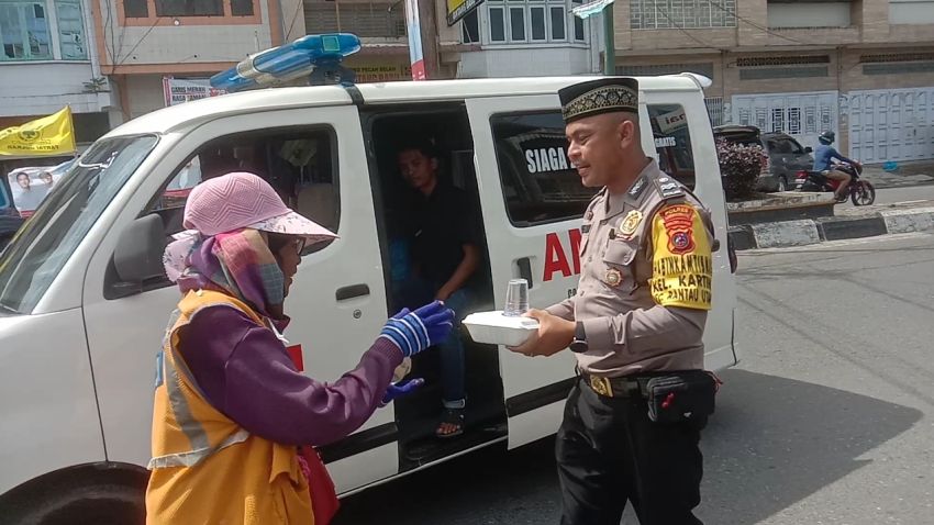 Cerita Aiptu Ikhsan, Personel Bhabinkamtibmas Polres Labuhanbatu yang Sediakan Mobil Ambulance Gratis demi Bantu Warga