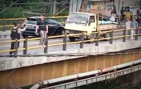WN Taiwan Coba Bunuh Diri dari Jembatan di Bali, Polisi dan Warga Gagalkan Aksi