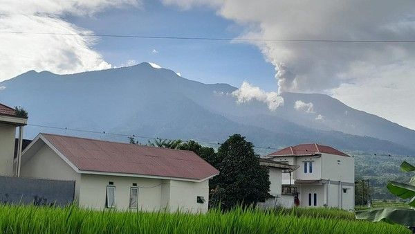 Bandara Minangkabau Tutup Lagi Dampak Erupsi Gunung Merapi