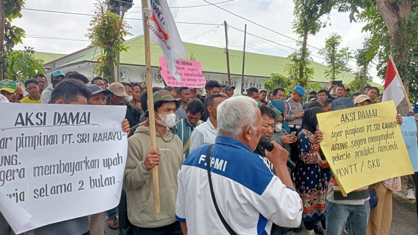 Serikat Pekerja di Sergai Gruduk DPRD, Minta Bupati Selesaikan Masalah Ketenagakerjaan di PT SRA