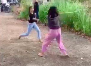 Dua Remaja Putri di Palembang Duel Pakai Celurit