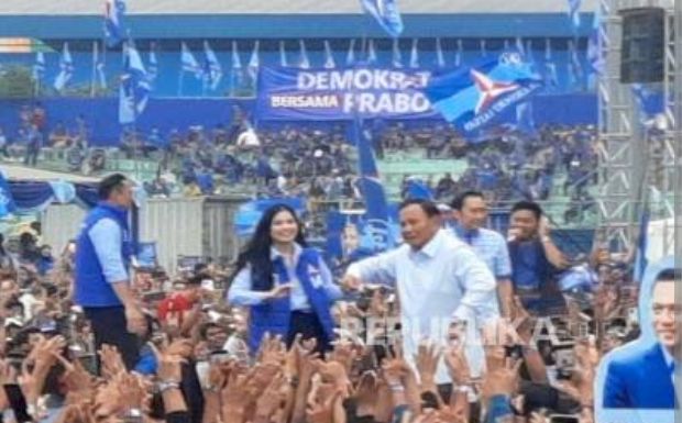 Diisukan Sakit, Prabowo Malah Tercyduk Joget Bareng Denny Caknan di Kampanye Demokrat