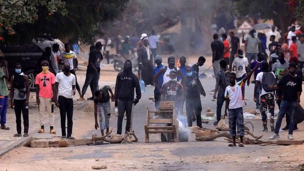 3 Orang Tewas Dalam Bentrokan di Senegal Gegara Pilpres Ditunda