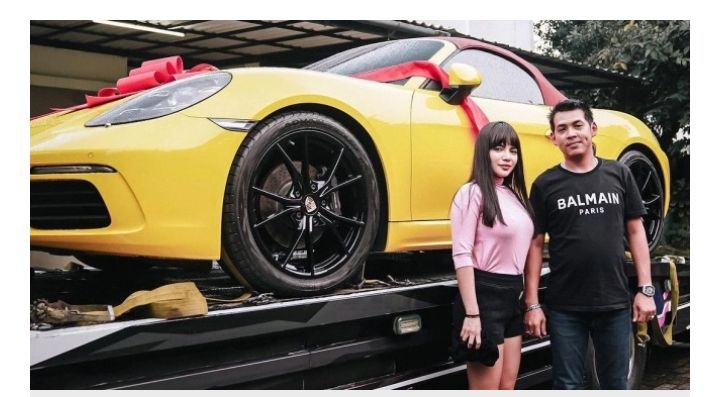 Dinar Candy Pamer Mobil Mewah Hadiah Ko Apex, Gak Sia-Sia Rebut Suami Orang