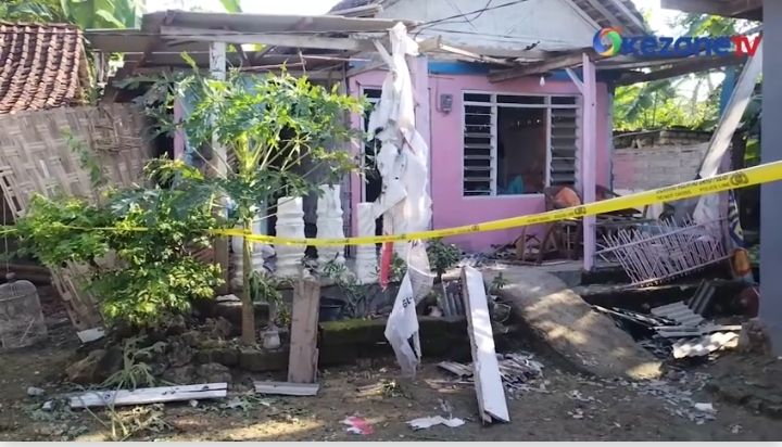 Rumahnya Rusak Parah Dilempar Peledak oleh OTK, Ketua KPPS di Pamekasan: Saya Tertidur Pulas