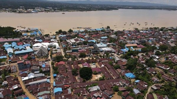 Kuras Air Saat Banjir, Anggota TNI di Kendari Tewas Tersengat Listrik di Rumahnya