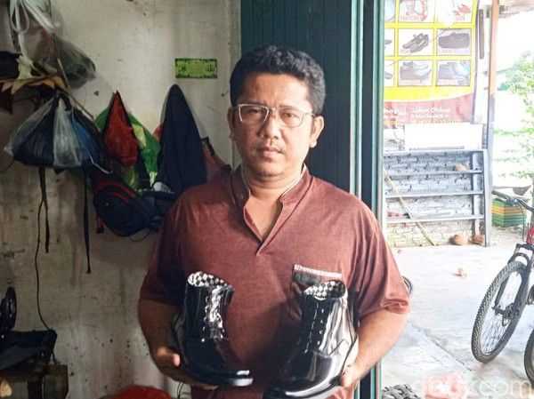 Sepatu Kulit Produk UMKM Medan Tembus Pasar Malaysia