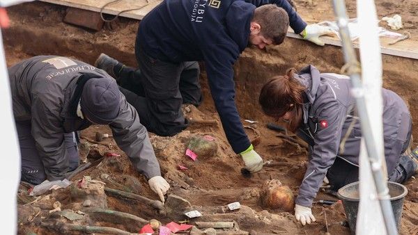 Penemuan Kuburan Massal Terbesar di Eropa yang Berisi Ratusan Mayat