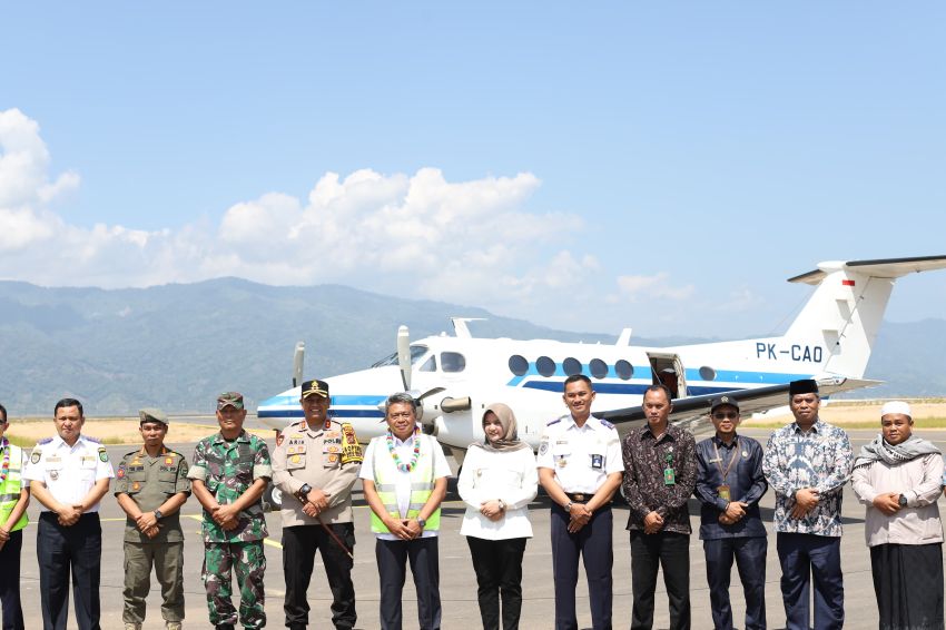 Uji Terbang Pesawat Super Kings Air di Bandara AH Nasution Madina Sukses