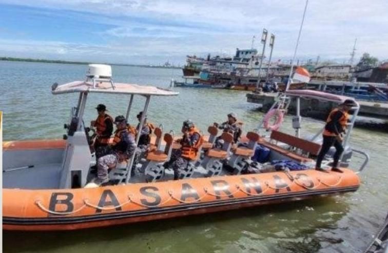 Kapal Nelayan Hilang Kontak Dihantam Badai: 10 ABK Belum Ditemukan