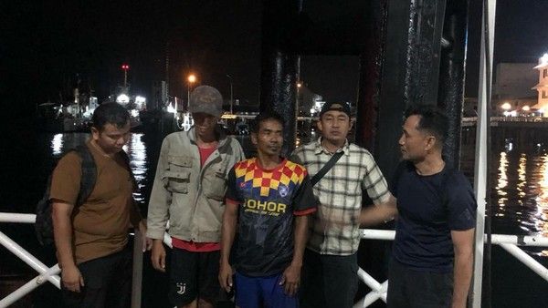 Polisi Gagalkan Keberangkatan Calon PMI Ilegal di Perairan Karimun, 2 Tekong Kapal Turut Diamankan