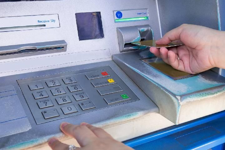 Bahaya Gunakan Tanggal Lahir Sebagai PIN ATM, Uang Bisa Raib Seketika