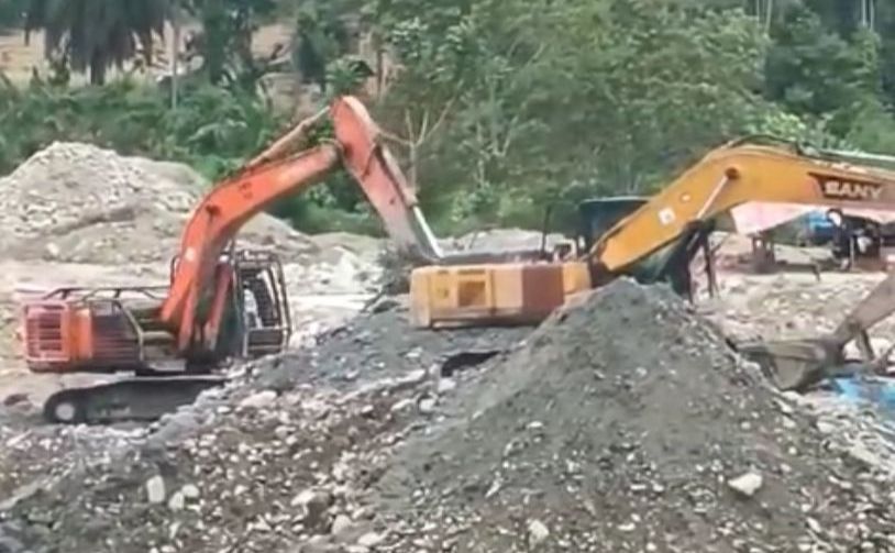 Camat Kotanopan Bantah Hasil Laporannya ke Bupati Madina Terkait Jumlah Excavator 