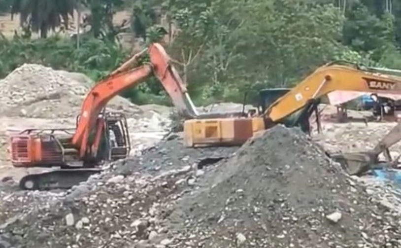 Camat Kotanopan Bantah Hasil Laporannya ke Bupati Madina Terkait Jumlah Excavator